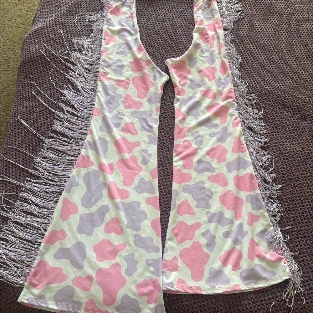 Baby pink cowgirl: hat, shawl, chaps, belt